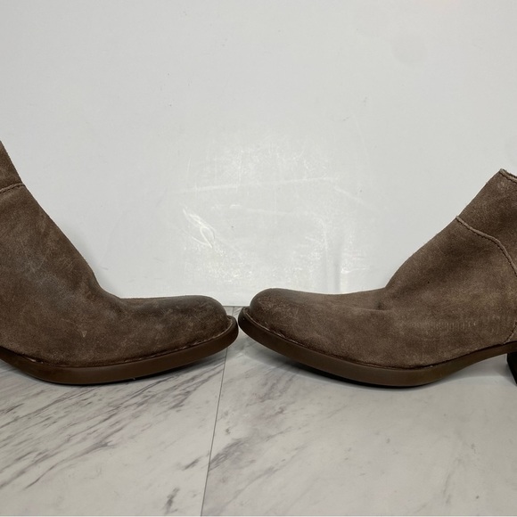Born Shari Gray Suede Bootie 7 1/2 M - Picture 6 of 14